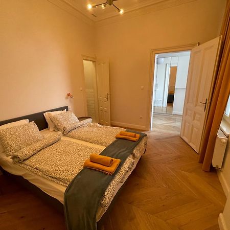 City Center 3, Elegant And Cozy 2Br In City Center! Boedapest Buitenkant foto