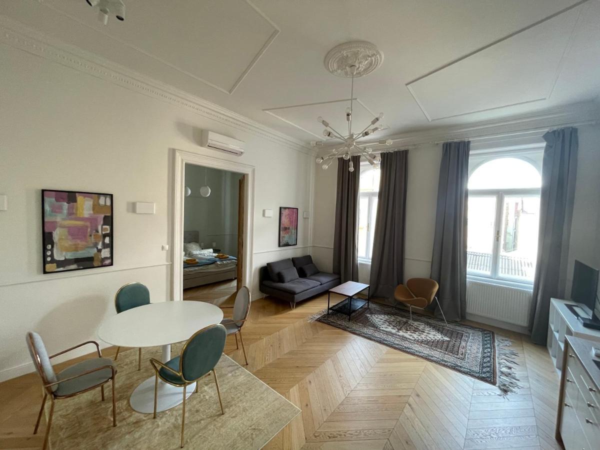 City Center 3, Elegant And Cozy 2Br In City Center! Boedapest Buitenkant foto