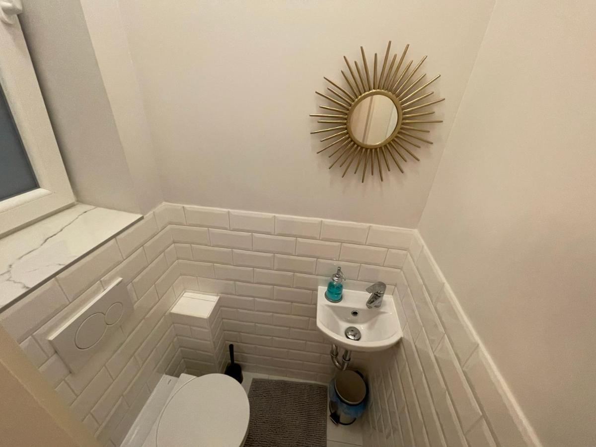 City Center 3, Elegant And Cozy 2Br In City Center! Boedapest Buitenkant foto