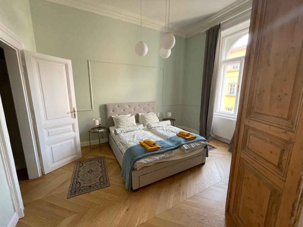 City Center 3, Elegant And Cozy 2Br In City Center! Boedapest Buitenkant foto