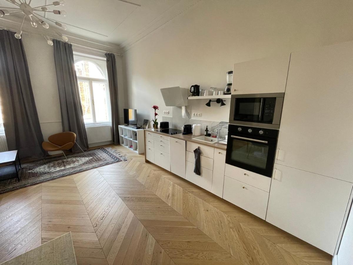 City Center 3, Elegant And Cozy 2Br In City Center! Boedapest Buitenkant foto