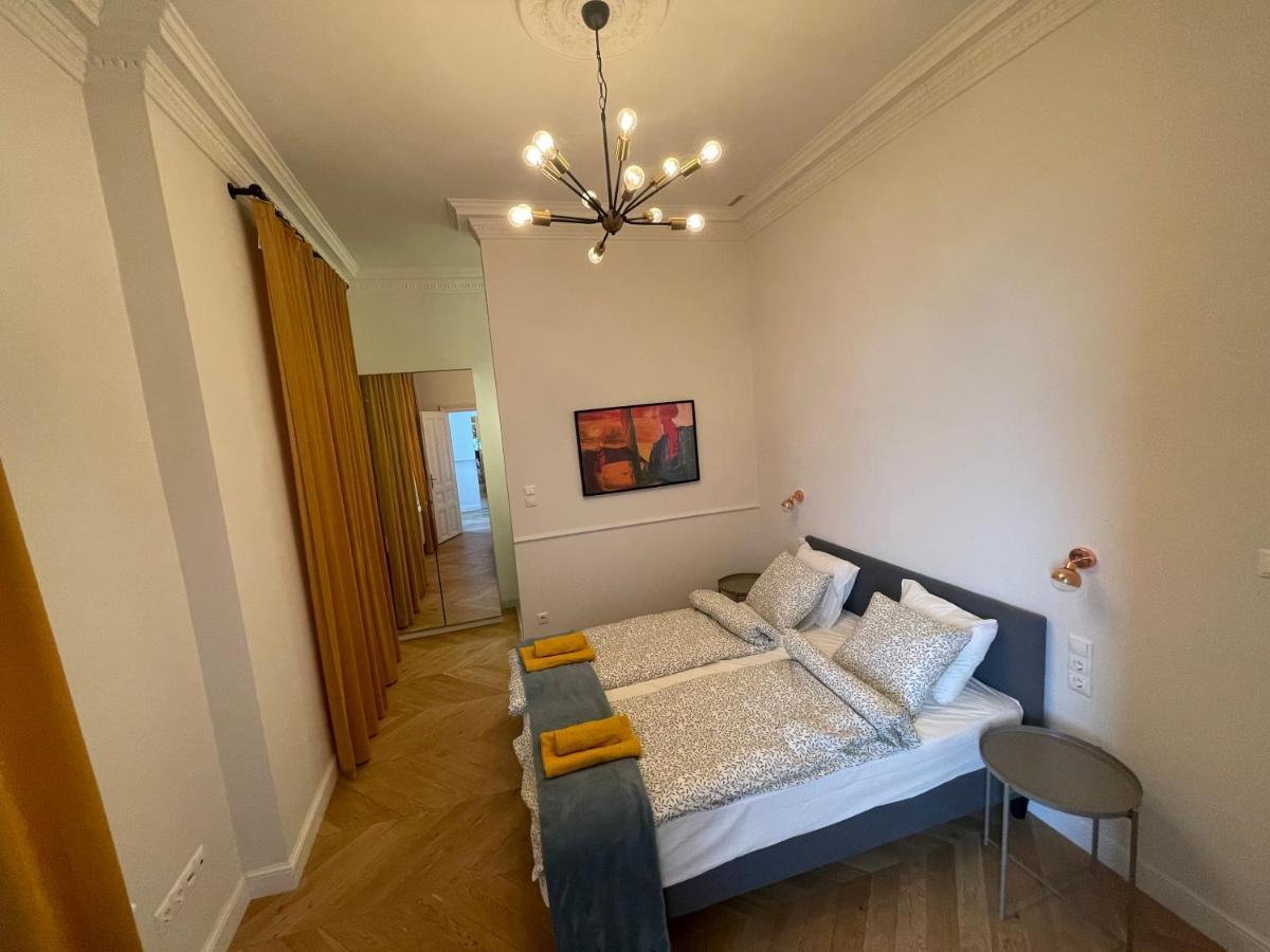 City Center 3, Elegant And Cozy 2Br In City Center! Boedapest Buitenkant foto